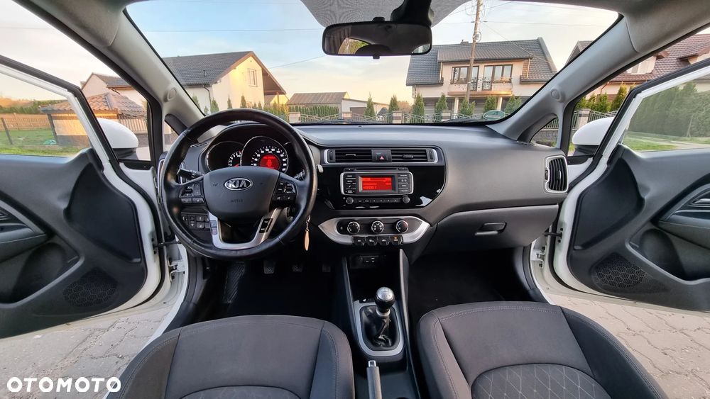 Kia Rio 1.2 Dream Team Edition - 9