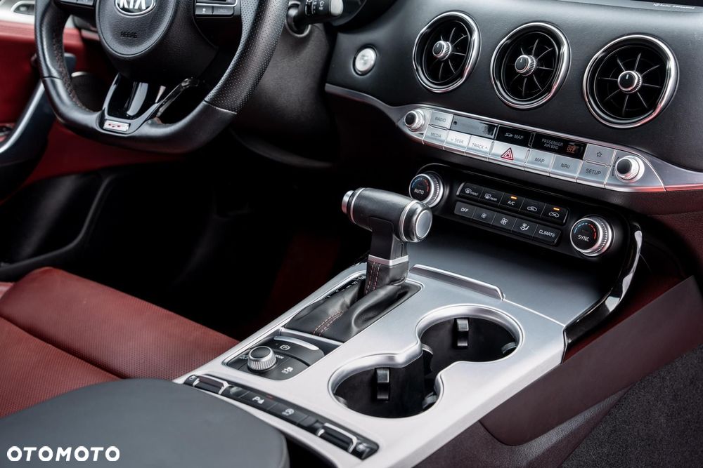 Kia Stinger - 21