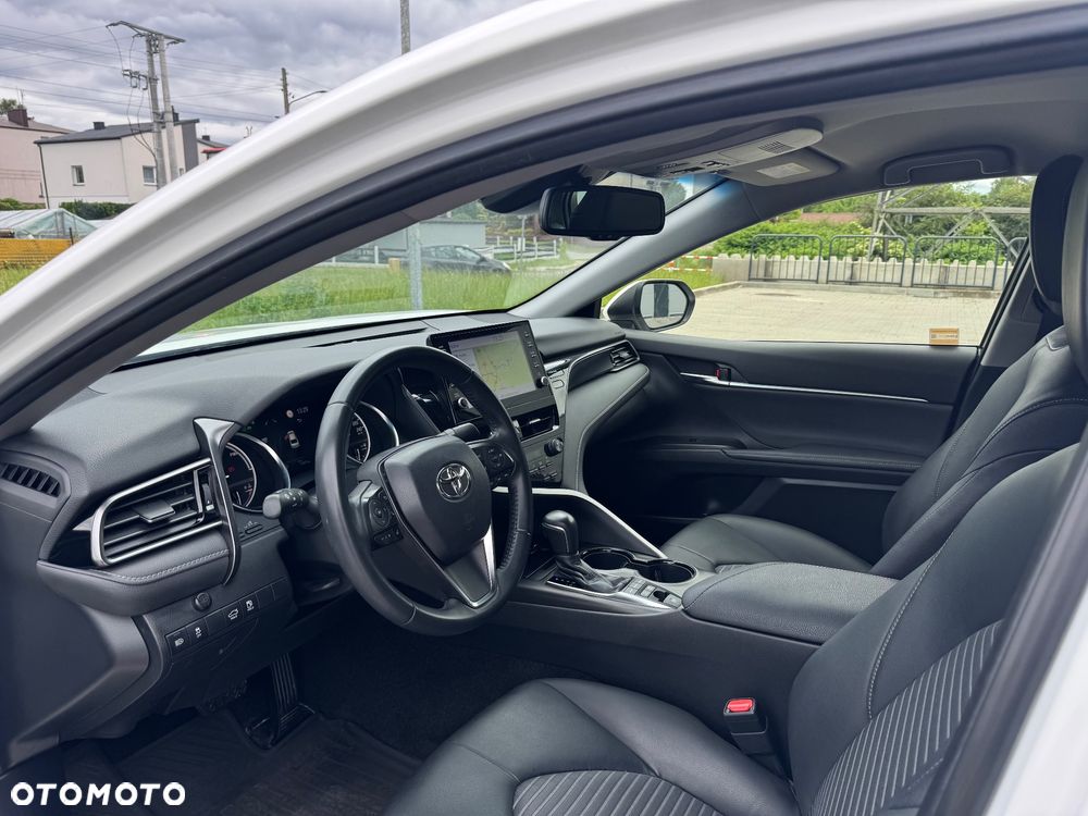 Toyota Camry - 23