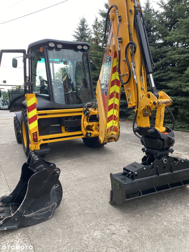 JCB 3CX - 23