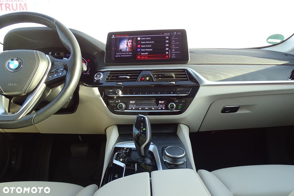 BMW Seria 5 520d Luxury Line - 40