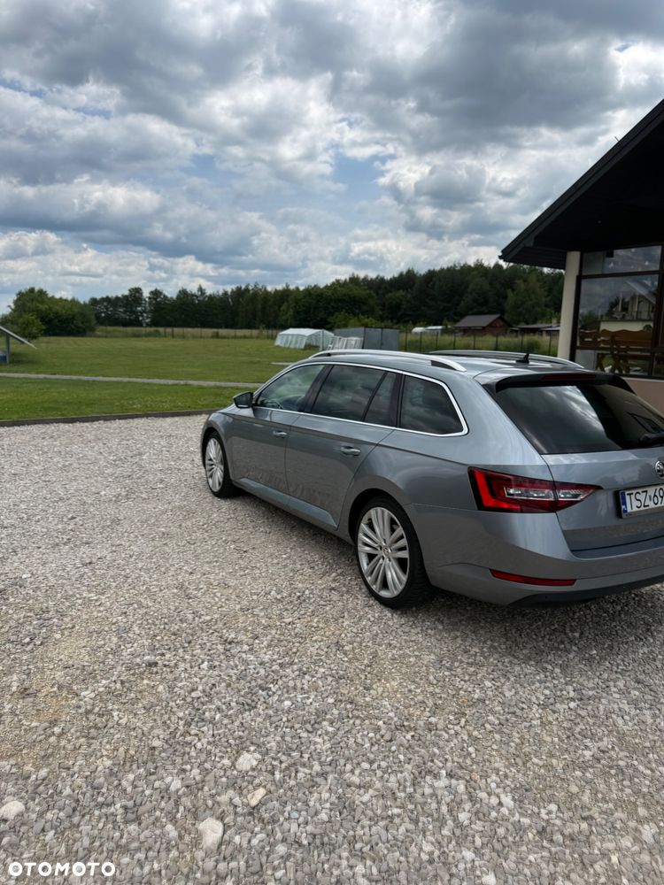 Skoda Superb 2.0 TDI Sportline DSG - 4