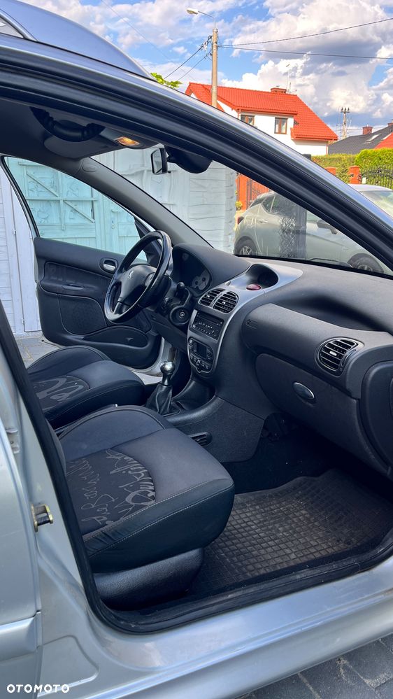 Peugeot 206 110 Quiksilver - 15