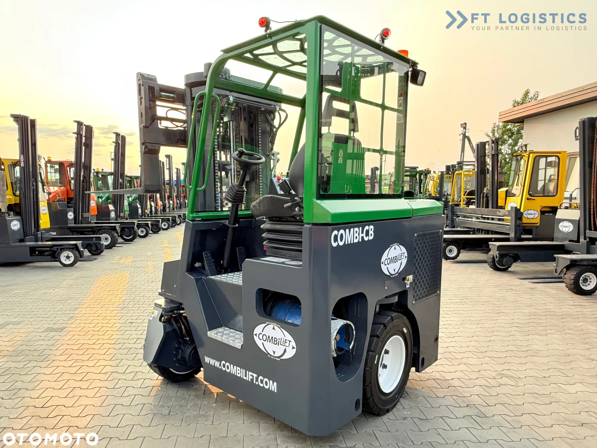 Combilift C4000CB / TRIPLEX - 5200MM / GAS / WOLNY SKOK / POZYCJONER WIDEŁ / PRZESUW WIDEŁ / WYSOKOŚĆ 2450MM / JAK NOWY - 30