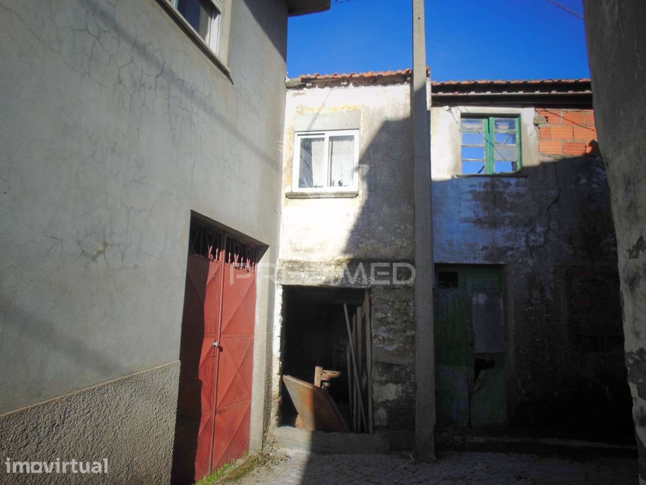 3 moradias geminadas para recuperação em Abaças - Vila Real - Grande imagem: 4/36