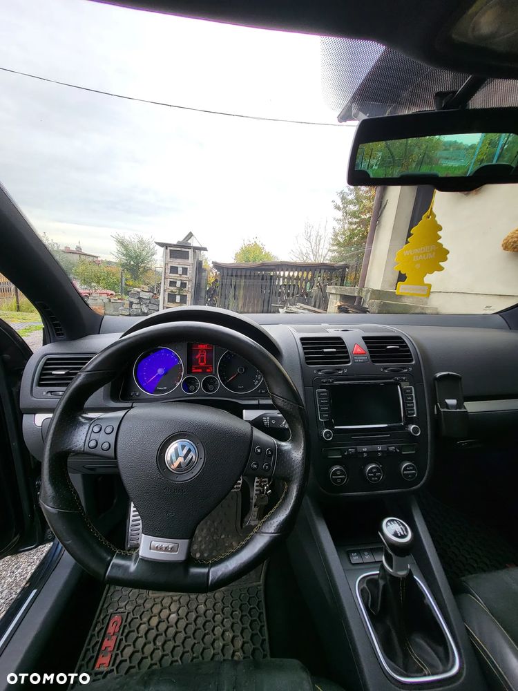 Volkswagen Golf - 10