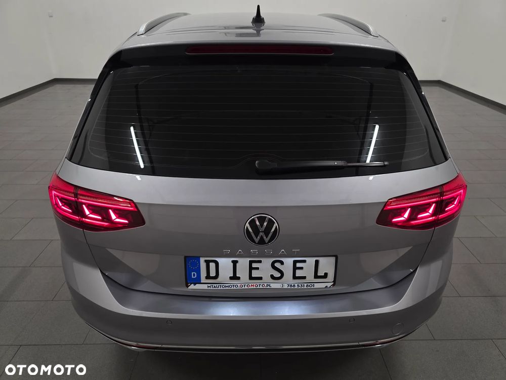 Volkswagen Passat - 36