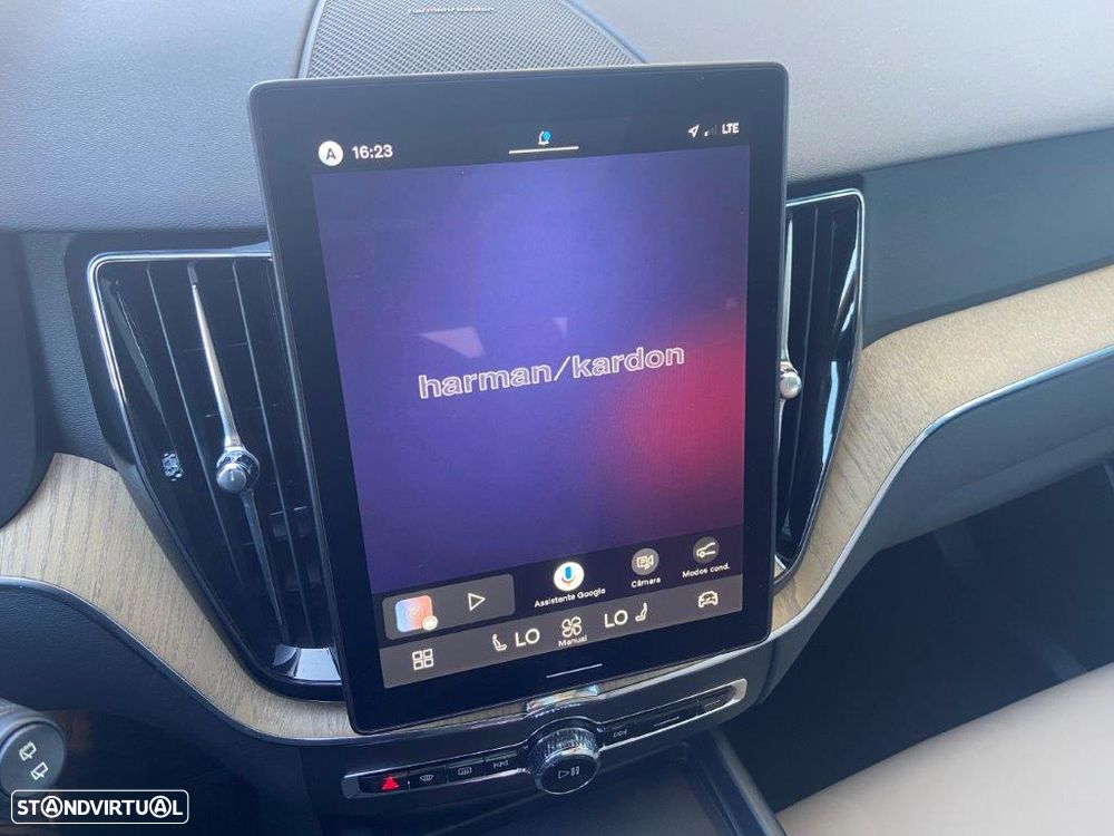 Volvo XC 60 2.0 T6 PHEV Plus Bright - 22