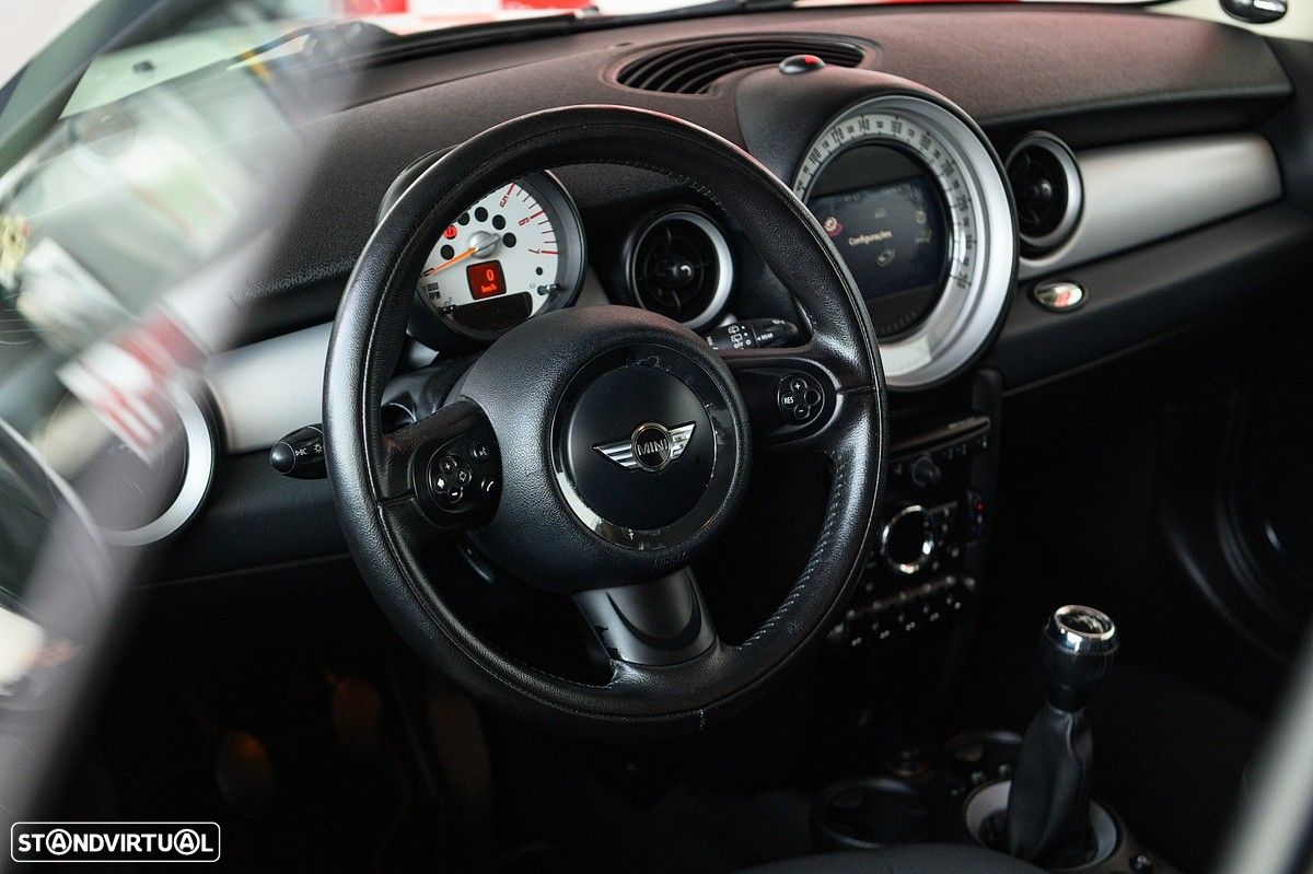MINI 3 Portas Cooper D - 19