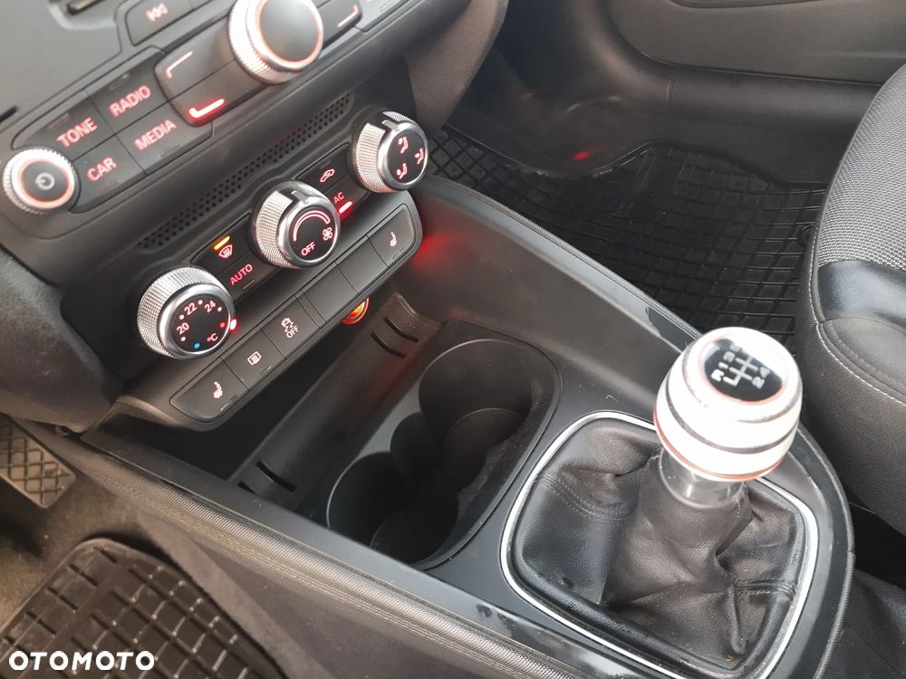 Audi A1 3-drzwiowe 1.4 TFSI S line Sportpaket - 6