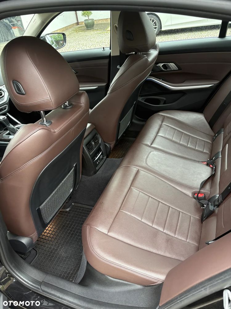 BMW Seria 3 318d - 3