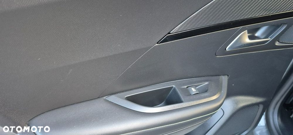 Peugeot 2008 1.2 PureTech GT S&S EAT8 - 24