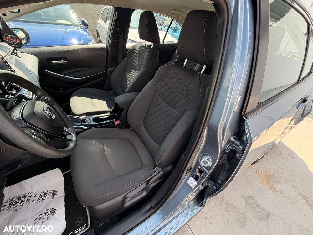 Toyota Corolla 1.8 HSD Business - 18