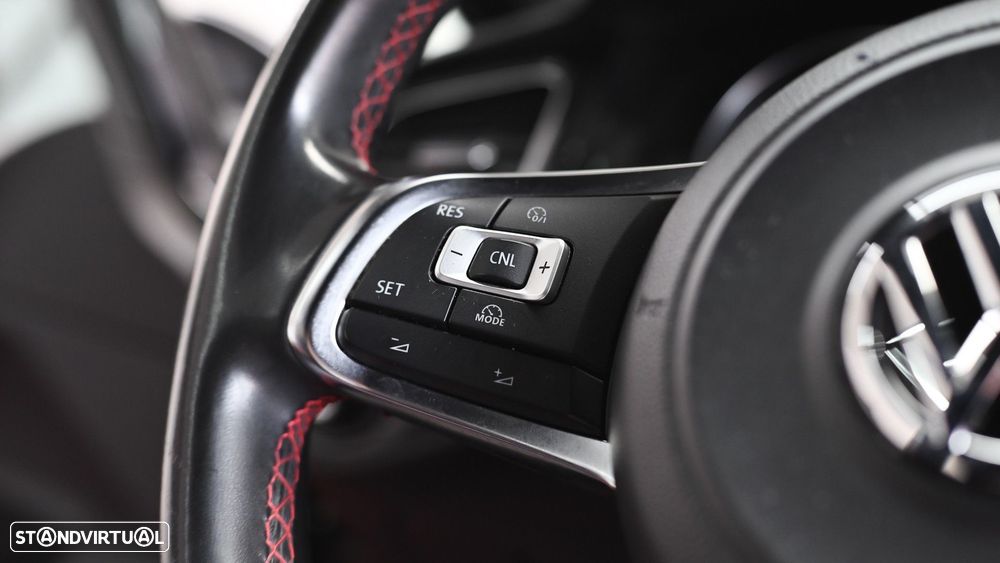 VW Golf 2.0 TSi GTi DSG - 60