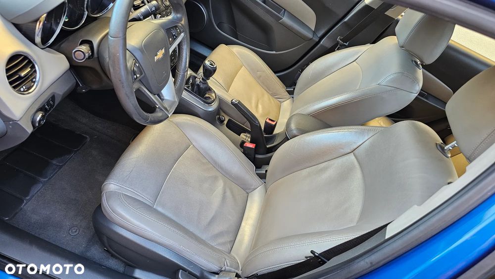 Chevrolet Cruze 1.8 LT+ - 29