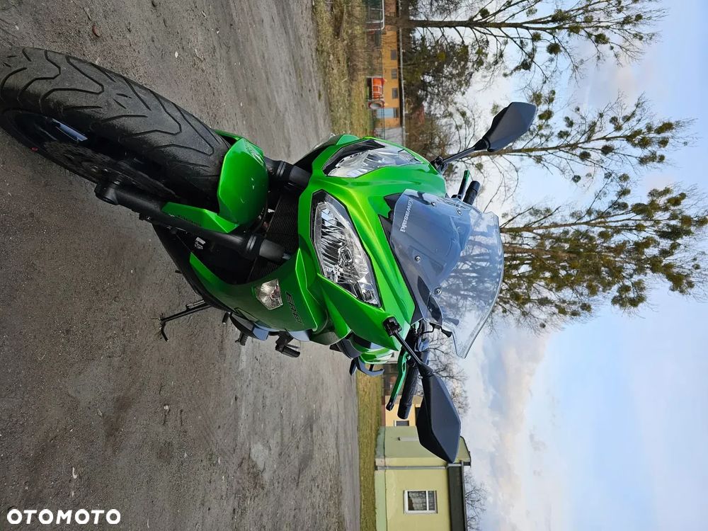Kawasaki ER - 2