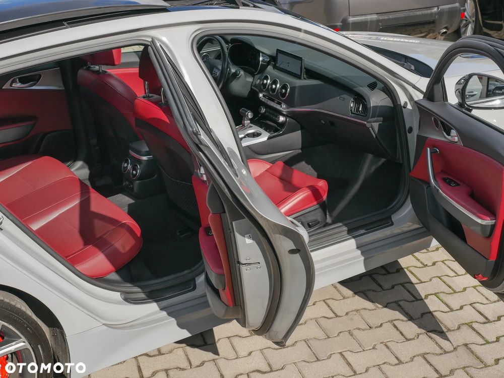 Kia Stinger 3.3 T-GDI V6 GT AWD - 12