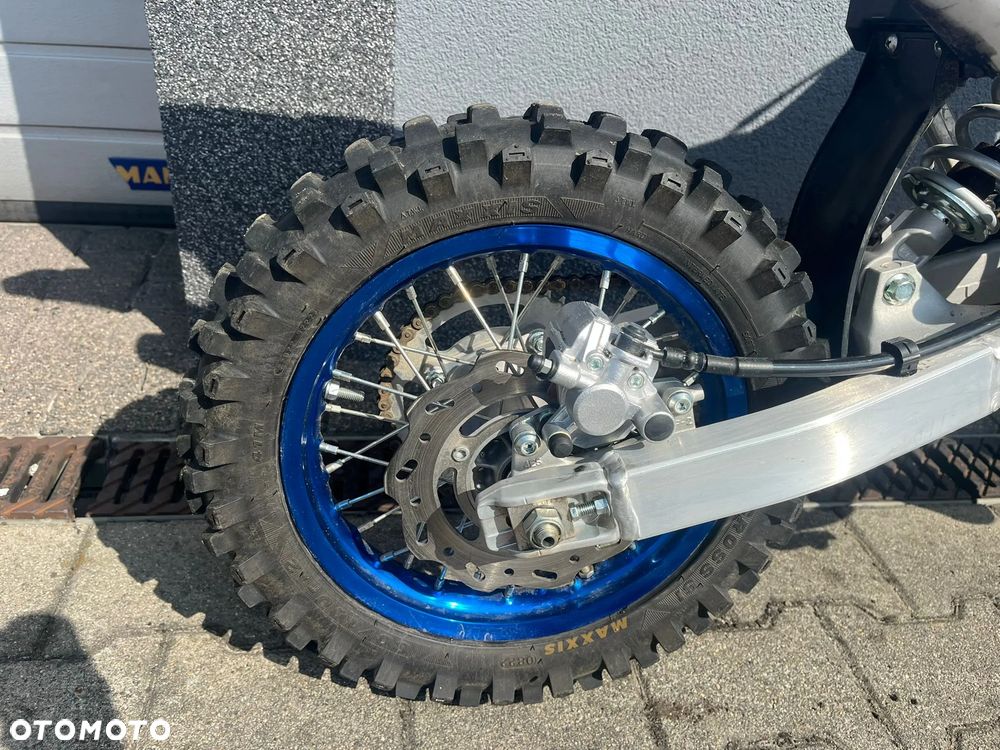 Yamaha YZ - 5
