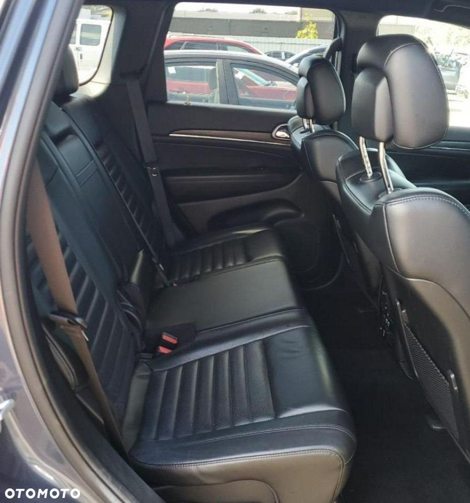 Jeep Grand Cherokee - 13