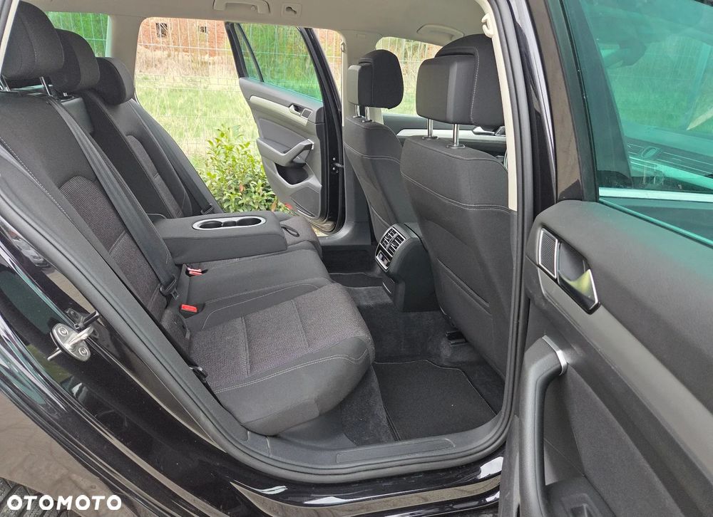 Volkswagen Passat Variant 2.0 TDI (BlueMotion Technology) Comfortline - 14