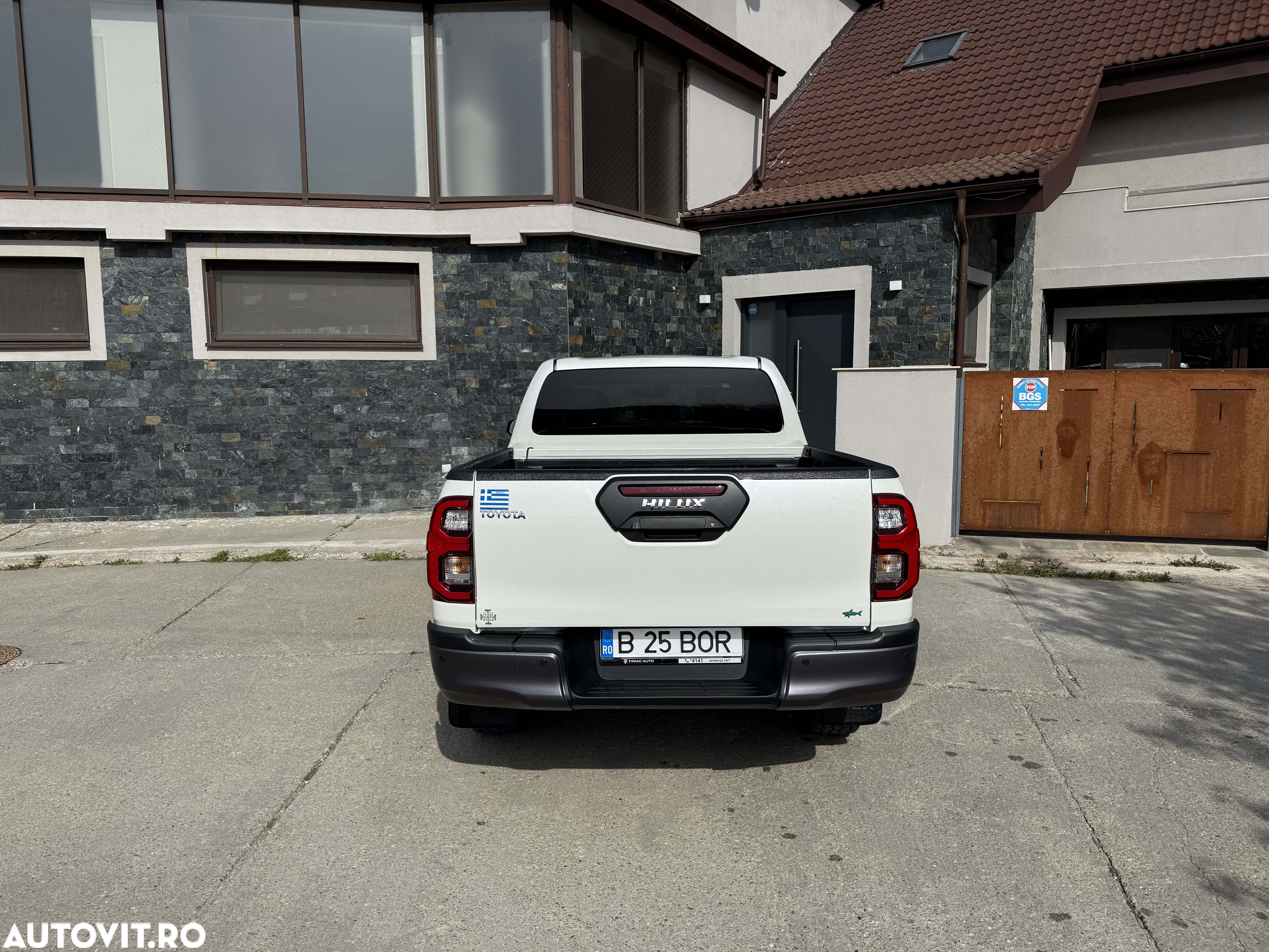 Toyota Hilux 2.8D 204CP 4x4 Double Cab AT Executive Color Edition - 4