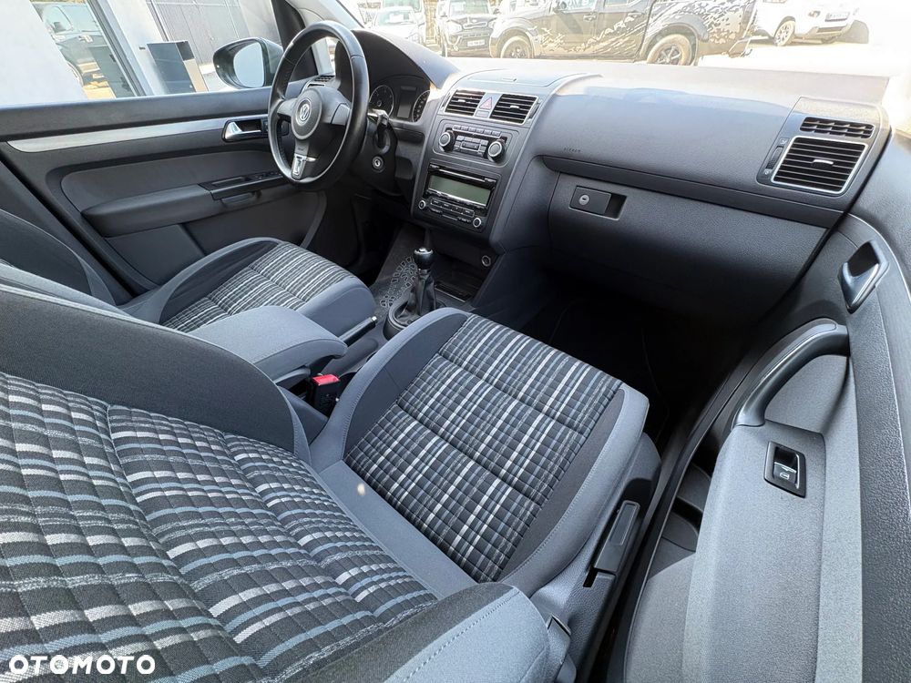 Volkswagen Touran 1.6 TDI DPF Cross - 11