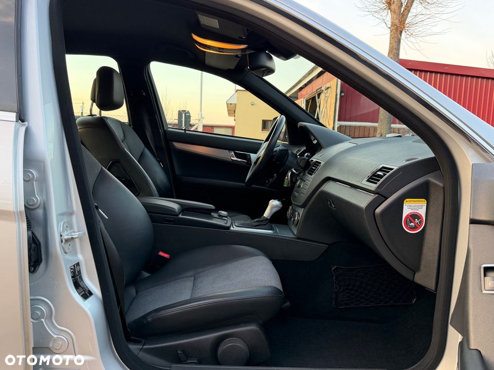 Mercedes-Benz Klasa C - 25