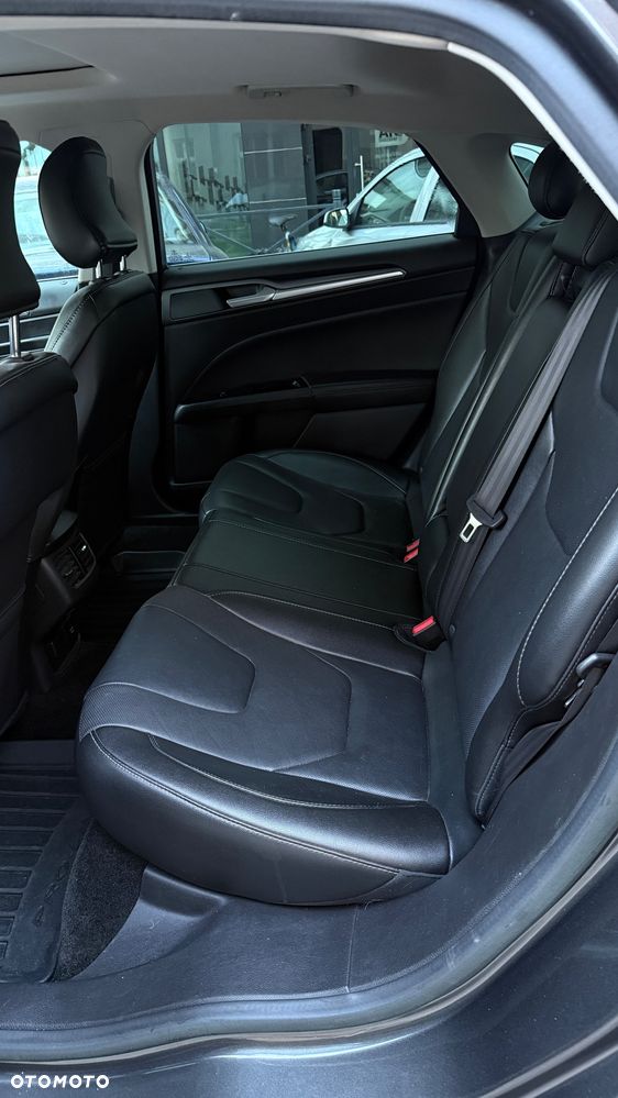 Ford Fusion - 17