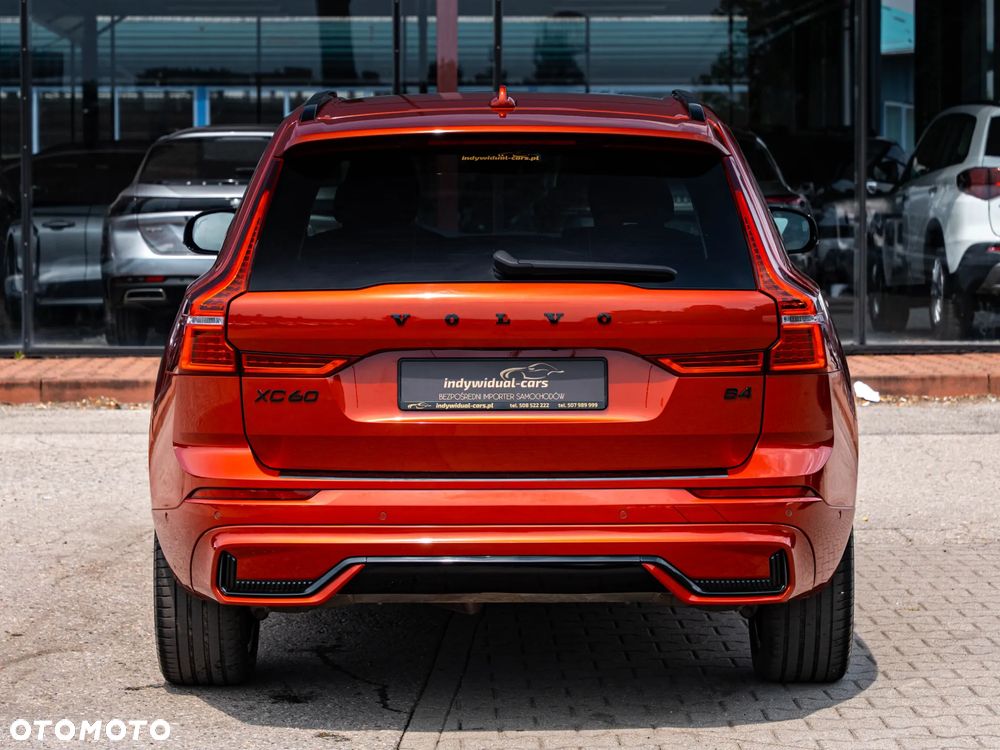 Volvo XC 60 B4 D AWD Plus Dark - 19