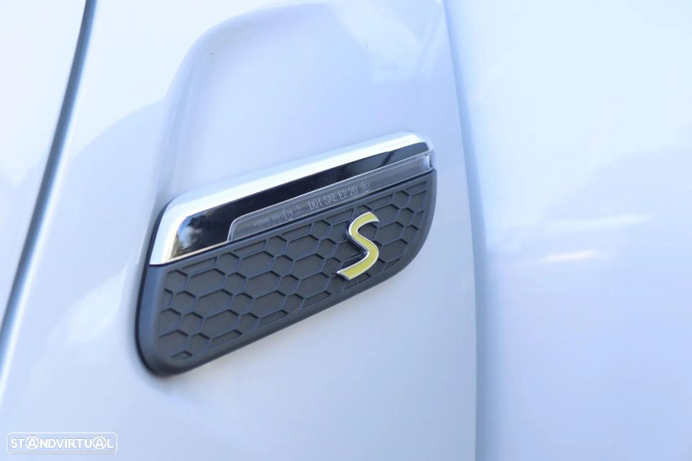 MINI 3 Portas Cooper SE Essential - 10