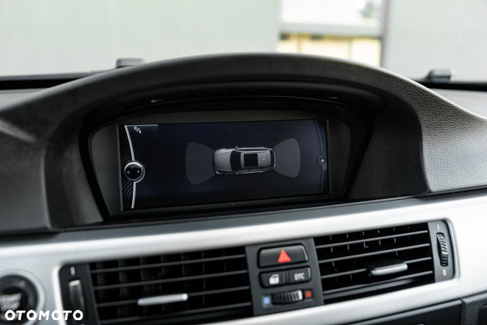 BMW Seria 3 325i xDrive Edition Lifestyle - 27