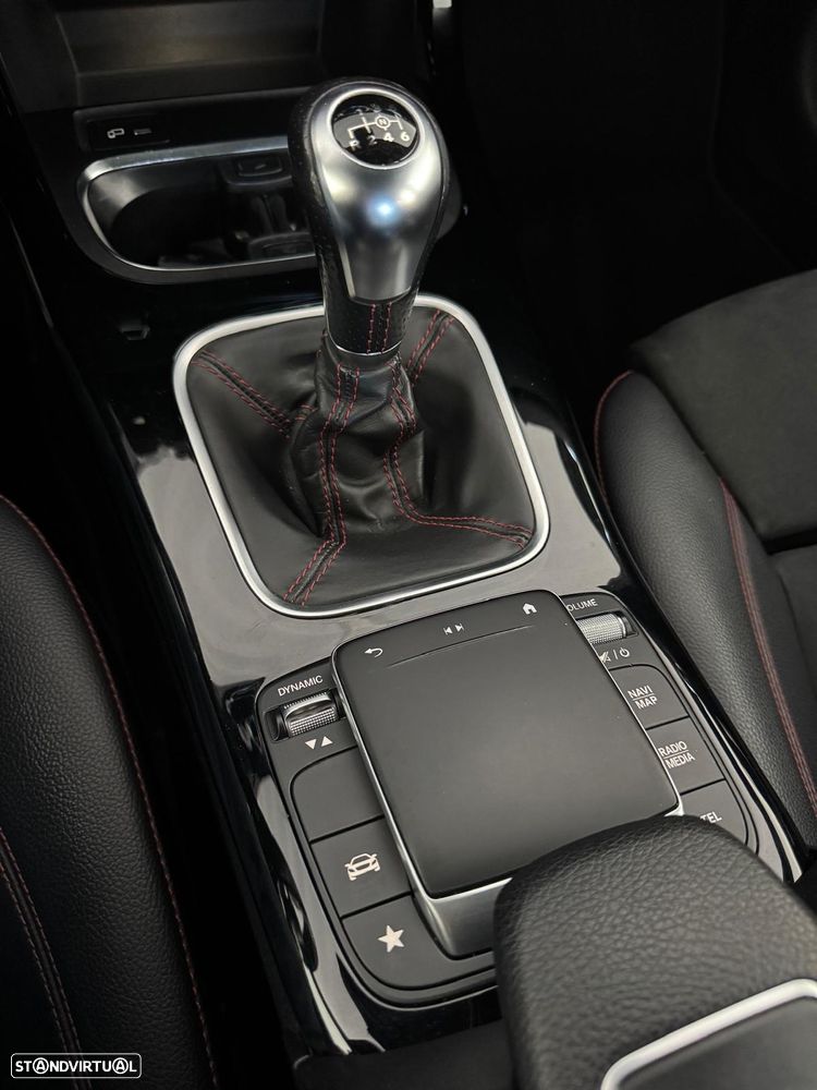 Mercedes-Benz A 180 d AMG Line - 23