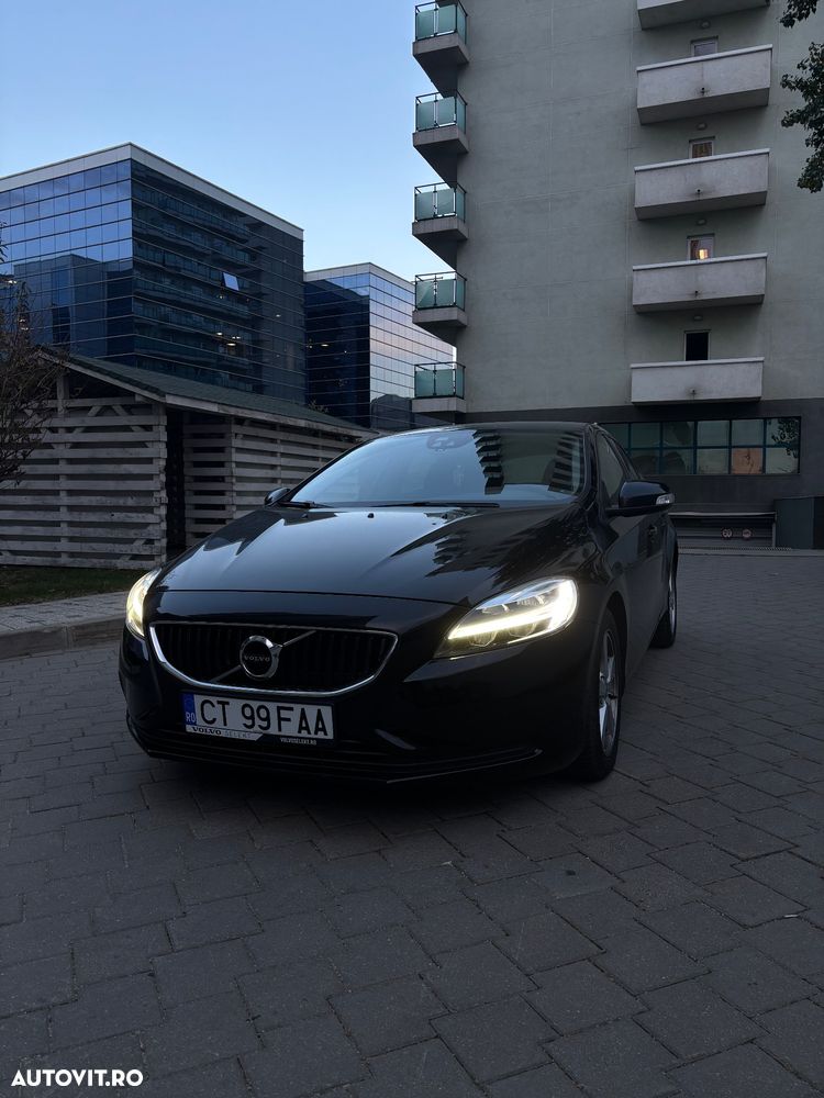 Volvo V40 D2 Momentum - 1