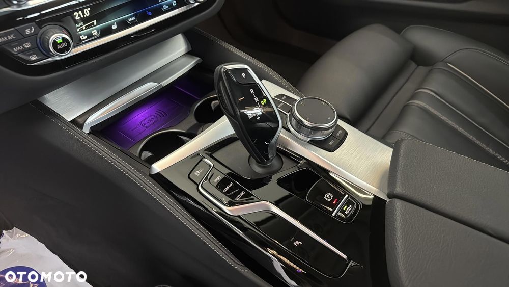 BMW Seria 5 530i xDrive mHEV Luxury Line - 16