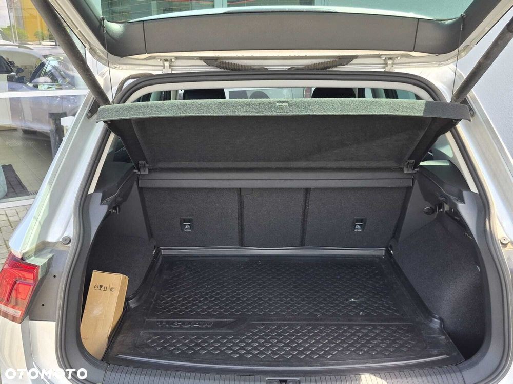 Volkswagen Tiguan - 12