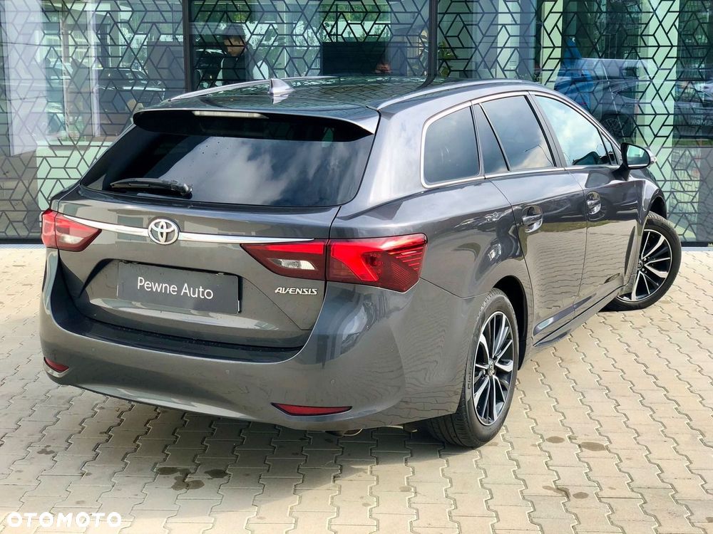 Toyota Avensis - 12