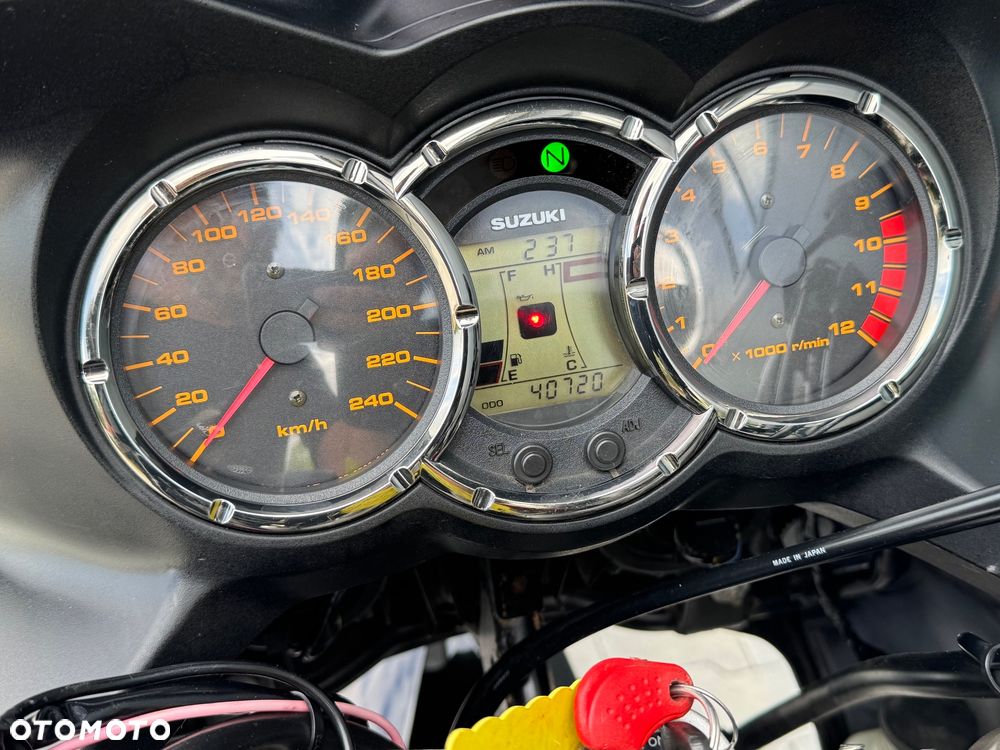 Suzuki V-STROM - 20
