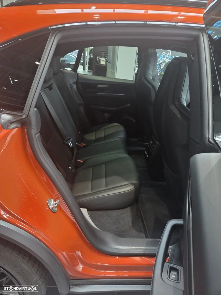 Porsche Macan Electric 4 - 10