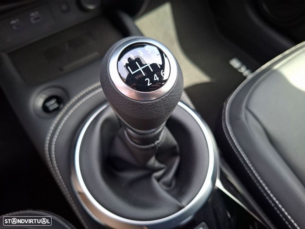 Nissan Juke 1.0 DIG-T Tekna — fotografia 16