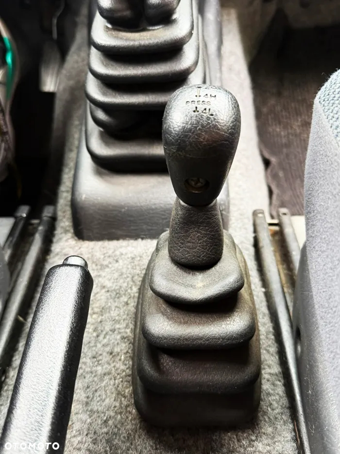 Suzuki Jimny 1.5 DDiS Comfort - 10