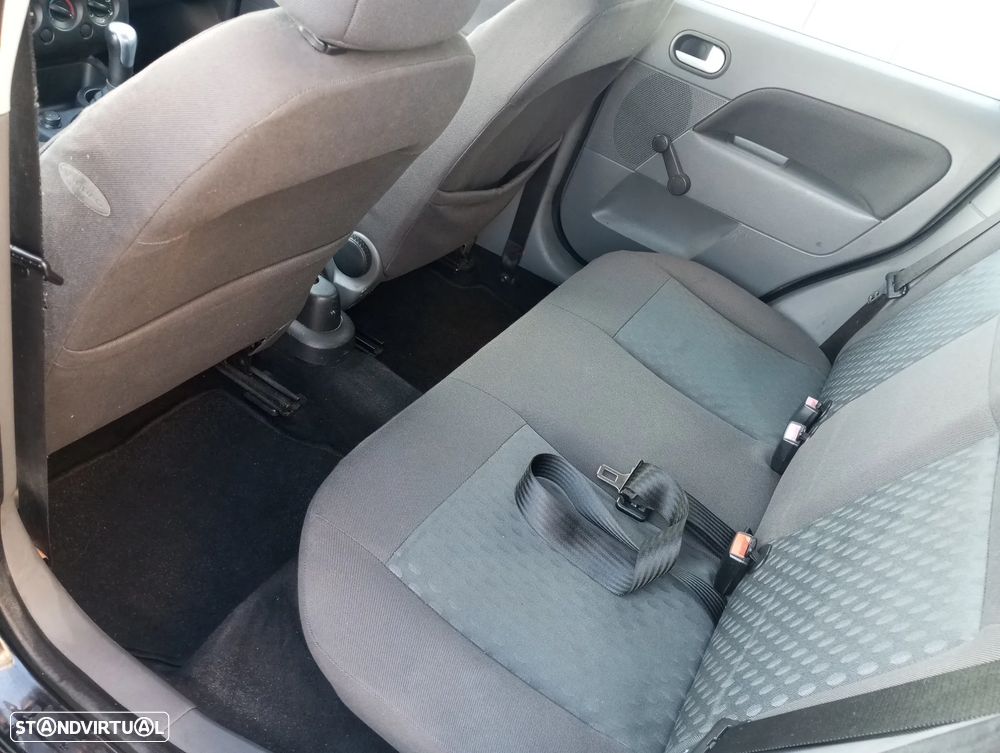 Ford Fiesta 1.4 Ambiente - 10