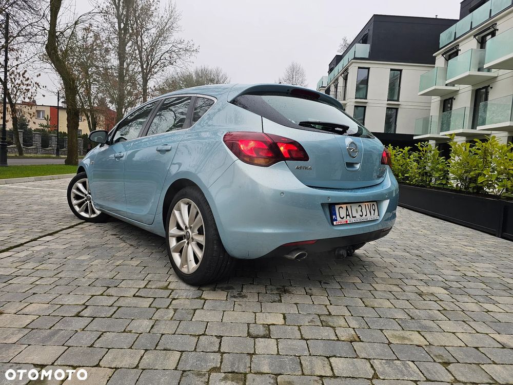 Opel Astra 1.6 T Cosmo - 2