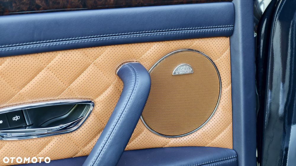 Bentley Flying Spur V8 S - 25