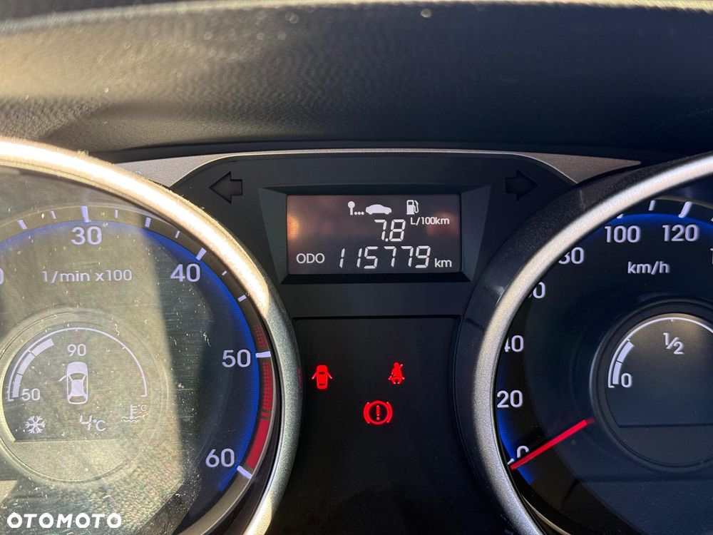 Hyundai ix35 1.7 CRDi 2WD blue Finale Gold - 28