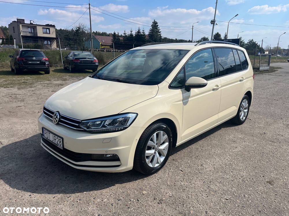 Volkswagen Touran - 1
