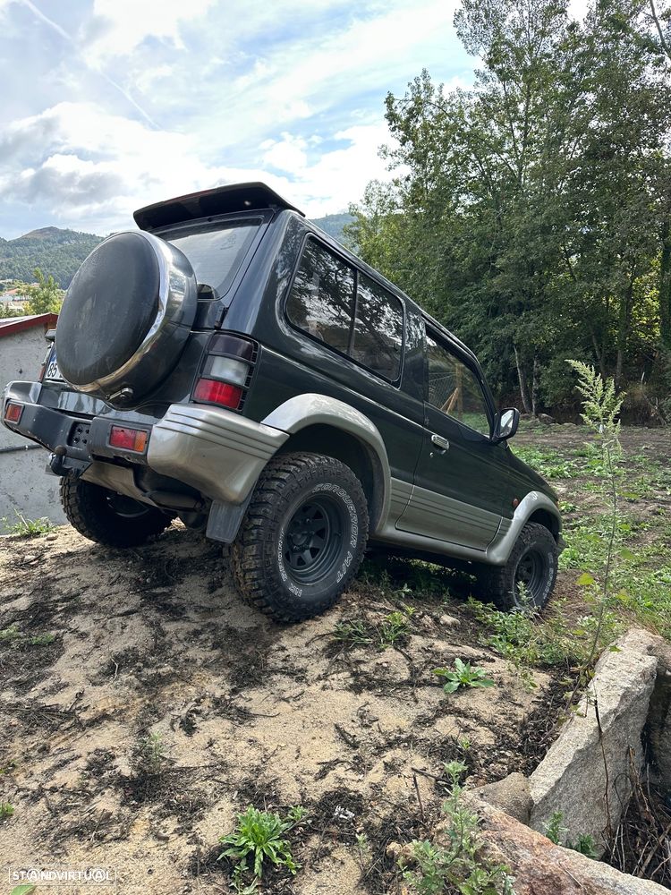 Mitsubishi Pajero 2.5 TDi GLX - 6