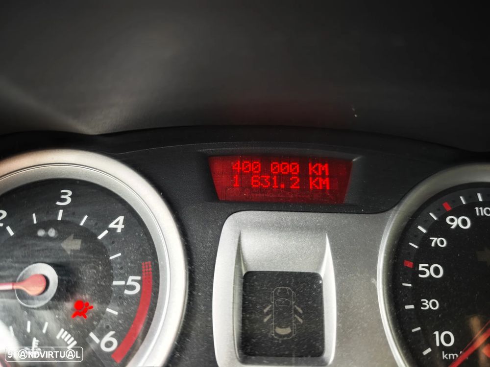 Renault Clio 1.5 dCi Dynamique S - 11