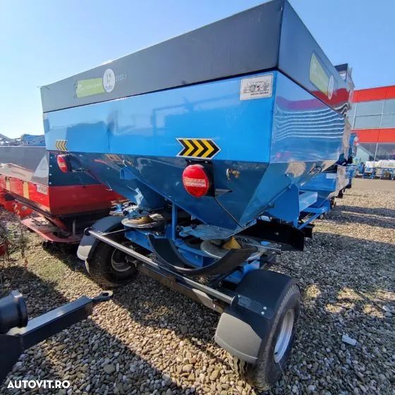 Bufer Bufer Masina de imprastiat ingrasaminte, MIG (azot) tractat Bufer, model AKC/TPR20 2000 litri/ AKC/TPR30 3000 litri, discuri Inox, produs nou, matricola 2021, stoc Ploiesti - 2