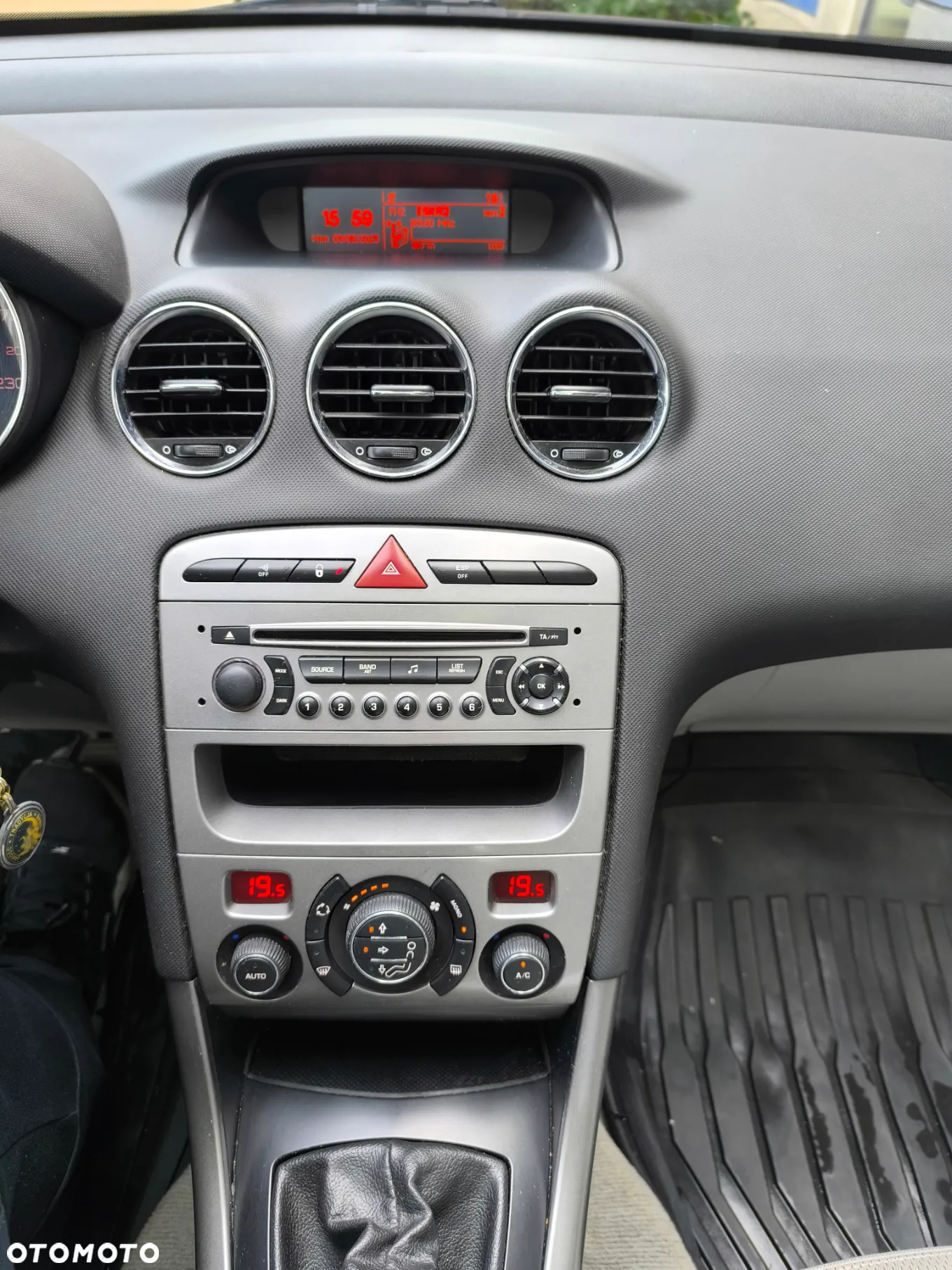 Peugeot 308 - 8