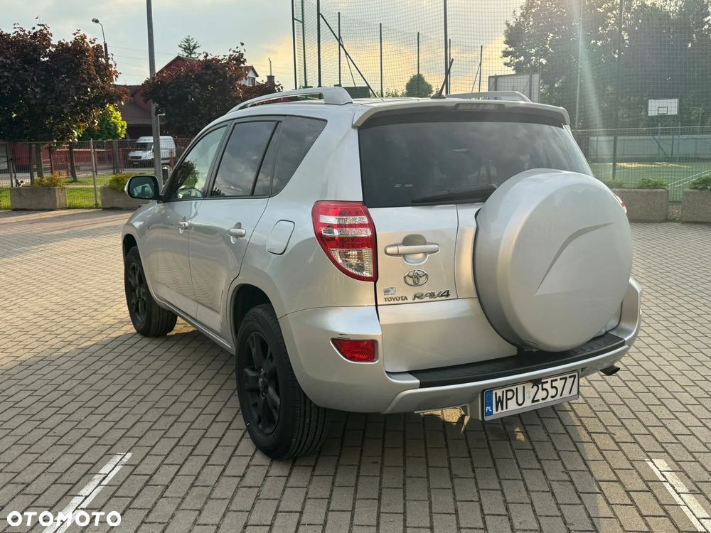 Toyota RAV4 2.2 D-4D Luna - 2